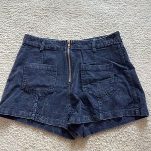 Corduroyed zip up shorts